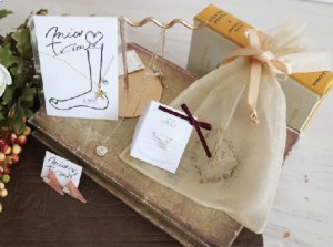 バツリカ ピアス