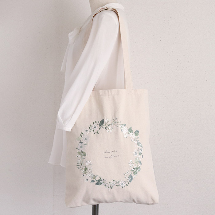 キャンバストートバッグ 刺繍柄 A4サイズ グリーンリース/ナチュラル